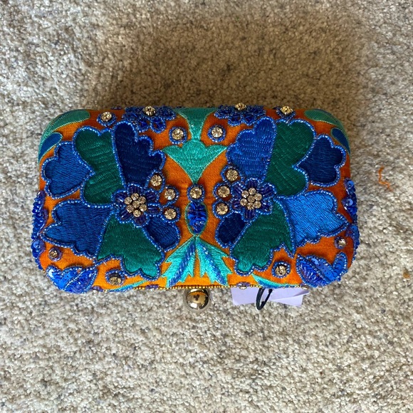 From St. Xavier convertible clutch / crossbody - Picture 1 of 5